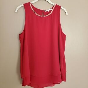 Violet & Claire sleeveless blouse size M red beaded scoop neck layers‎